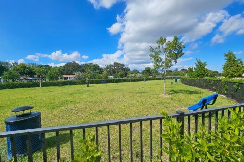 Touwnhouse à louer à Miami, Floride: 3 chambres, 129.41 m2 № 1948202 - photo 26