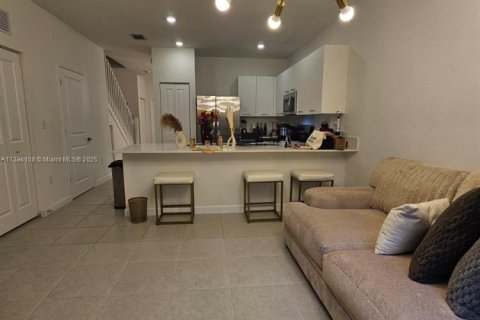 Touwnhouse à louer à Miami, Floride: 3 chambres, 129.41 m2 № 1948202 - photo 6
