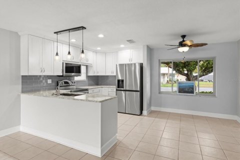 Condominio en venta en Crystal River, Florida, 2 dormitorios, 147.16 m2 № 1823197 - foto 12