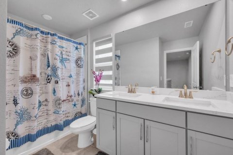 Townhouse in Brandon, Florida 4 bedrooms, 240.99 sq.m. № 2287886 - photo 27