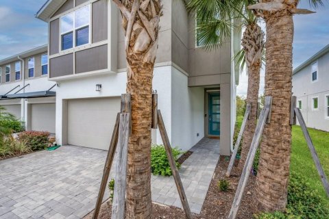 Townhouse in Brandon, Florida 4 bedrooms, 240.99 sq.m. № 2287886 - photo 5