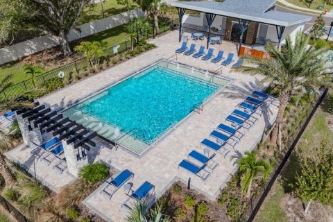 Townhouse in Brandon, Florida 4 bedrooms, 240.99 sq.m. № 2287886 - photo 2