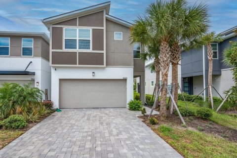 Touwnhouse à Brandon, Floride 4 chambres, 240.99 m2 № 2287886