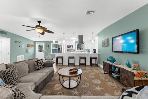 Villa ou maison à vendre à Holmes Beach, Floride: 3 chambres, 183.39 m2 № 2092271 - photo 13