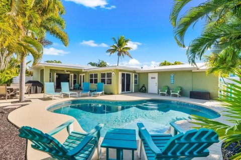 Villa ou maison à vendre à Holmes Beach, Floride: 3 chambres, 183.39 m2 № 2092271 - photo 2