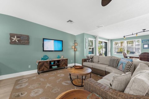 Villa ou maison à vendre à Holmes Beach, Floride: 3 chambres, 183.39 m2 № 2092271 - photo 16