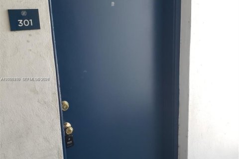 Copropriété à louer à Hialeah, Floride: 3 chambres, 116.13 m2 № 2069611 - photo 12