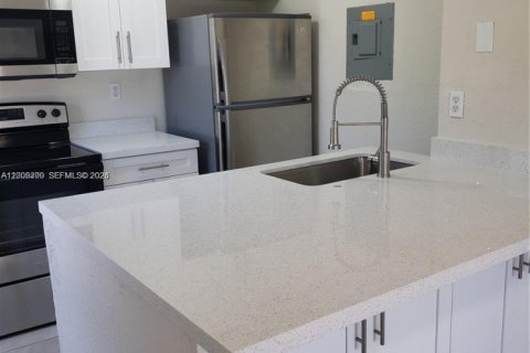 Copropriété à louer à Hialeah, Floride: 3 chambres, 116.13 m2 № 2069611 - photo 18