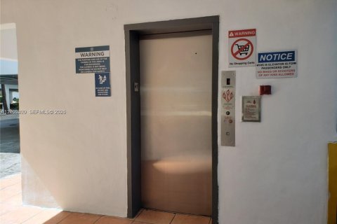 Copropriété à louer à Hialeah, Floride: 3 chambres, 116.13 m2 № 2069611 - photo 5