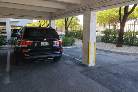 Copropriété à louer à Hialeah, Floride: 3 chambres, 116.13 m2 № 2069611 - photo 8