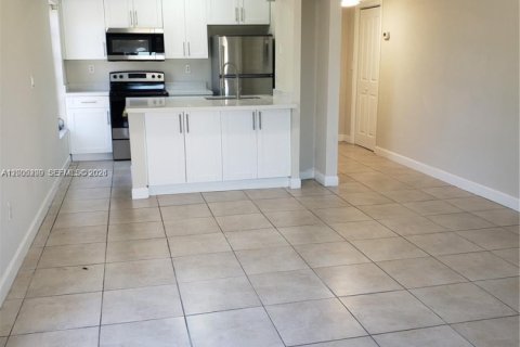 Copropriété à louer à Hialeah, Floride: 3 chambres, 116.13 m2 № 2069611 - photo 14