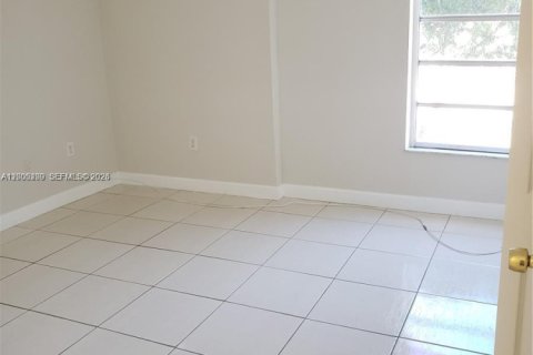 Copropriété à louer à Hialeah, Floride: 3 chambres, 116.13 m2 № 2069611 - photo 24