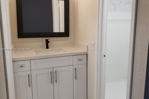 Copropriété à louer à Hialeah, Floride: 3 chambres, 116.13 m2 № 2069611 - photo 26