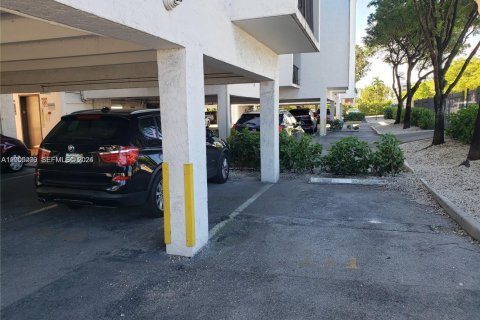 Copropriété à louer à Hialeah, Floride: 3 chambres, 116.13 m2 № 2069611 - photo 9