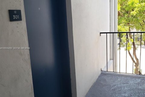 Copropriété à louer à Hialeah, Floride: 3 chambres, 116.13 m2 № 2069611 - photo 11