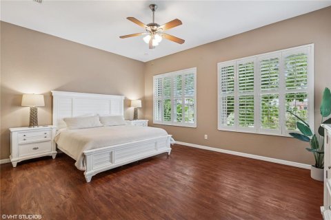House in Cape Coral, Florida 3 bedrooms, 230.49 sq.m. № 1824590 - photo 15
