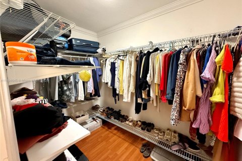 Condo in Miami, Florida, 2 bedrooms № 1945725 - photo 16