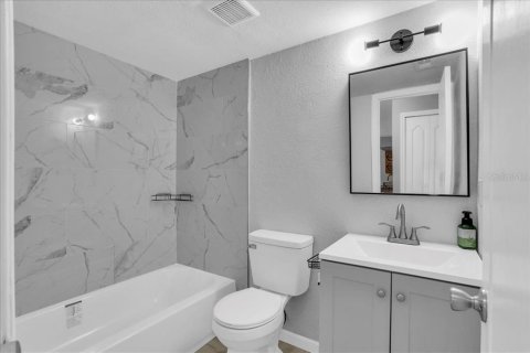 Condominio en venta en Brandon, Florida, 2 dormitorios, 85.28 m2 № 1735167 - foto 28