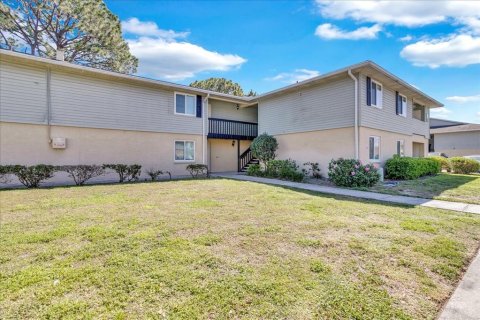Condominio en venta en Brandon, Florida, 2 dormitorios, 85.28 m2 № 1735167 - foto 1