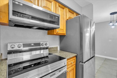 Condominio en venta en Brandon, Florida, 2 dormitorios, 85.28 m2 № 1735167 - foto 9