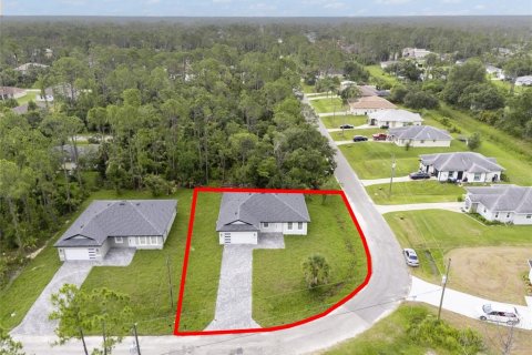 House in North Port, Florida 4 bedrooms, 162.95 sq.m. № 1833028 - photo 3