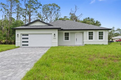 House in North Port, Florida 4 bedrooms, 162.95 sq.m. № 1833028 - photo 1