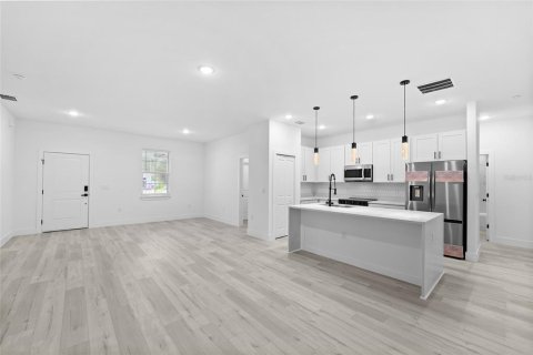 House in North Port, Florida 4 bedrooms, 162.95 sq.m. № 1833028 - photo 6