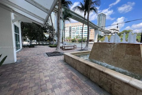 Condo in Miami, Florida, 1 bedroom  № 2037937 - photo 18