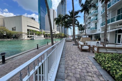 Condo in Miami, Florida, 1 bedroom  № 2037937 - photo 19