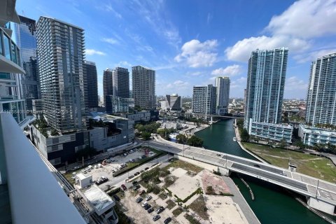 Condo in Miami, Florida, 1 bedroom  № 2037937 - photo 17