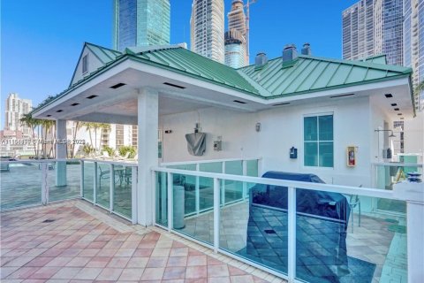 Condo in Miami, Florida, 1 bedroom  № 2037937 - photo 23