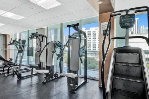 Condo in Miami, Florida, 1 bedroom  № 2037937 - photo 27