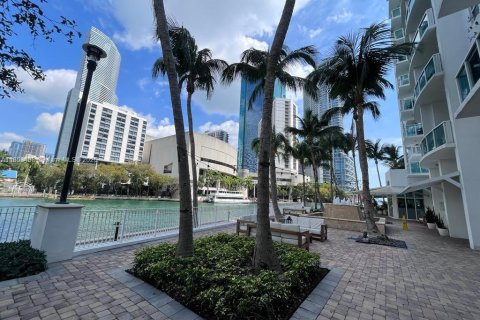 Condo in Miami, Florida, 1 bedroom  № 2037937 - photo 20