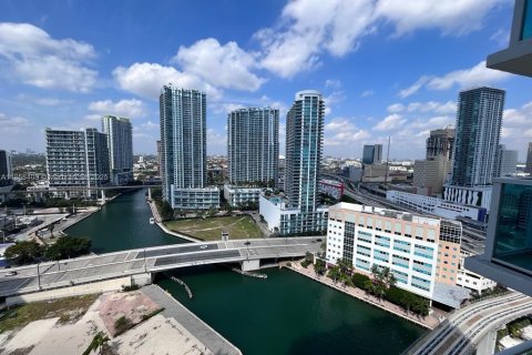 Condo in Miami, Florida, 1 bedroom  № 2037937 - photo 16