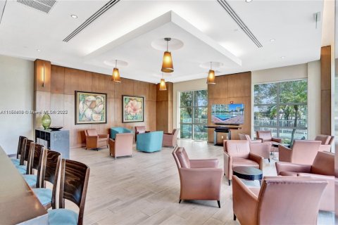 Condo in Miami, Florida, 1 bedroom  № 2037937 - photo 26