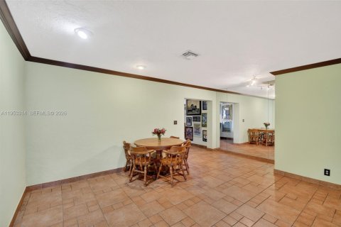 House in Lake Worth, Florida 4 bedrooms, 193.61 sq.m. № 2009189 - photo 21