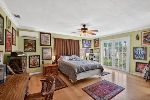 House in Lake Worth, Florida 4 bedrooms, 193.61 sq.m. № 2009189 - photo 10