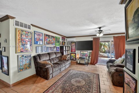 House in Lake Worth, Florida 4 bedrooms, 193.61 sq.m. № 2009189 - photo 24