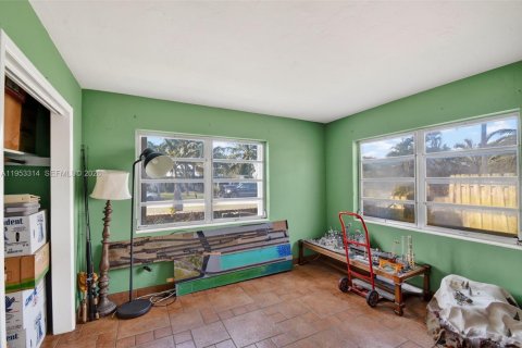 House in Lake Worth, Florida 4 bedrooms, 193.61 sq.m. № 2009189 - photo 20