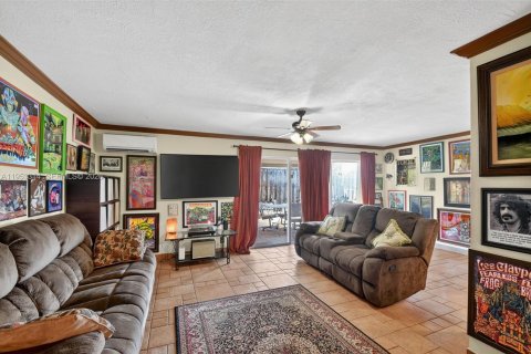 House in Lake Worth, Florida 4 bedrooms, 193.61 sq.m. № 2009189 - photo 25