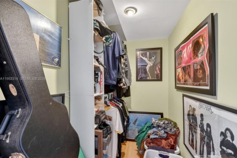 House in Lake Worth, Florida 4 bedrooms, 193.61 sq.m. № 2009189 - photo 14