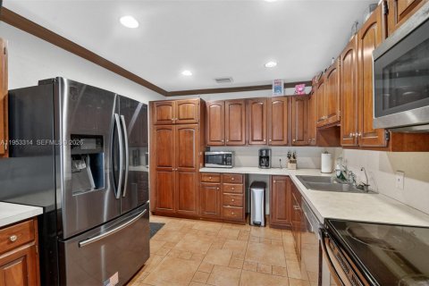 House in Lake Worth, Florida 4 bedrooms, 193.61 sq.m. № 2009189 - photo 30