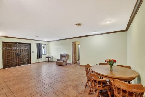 House in Lake Worth, Florida 4 bedrooms, 193.61 sq.m. № 2009189 - photo 23