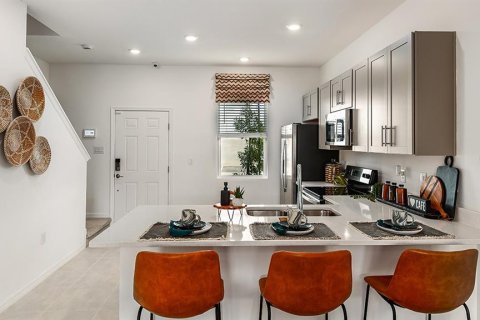 Touwnhouse à vendre à Sarasota, Floride: 2 chambres, 110.27 m2 № 2376888 - photo 3