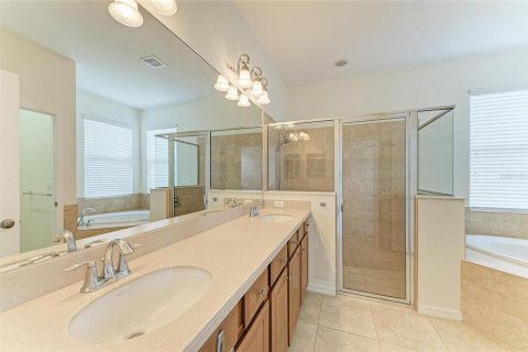House in Bradenton, Florida 3 bedrooms, 189.15 sq.m. № 1791520 - photo 23