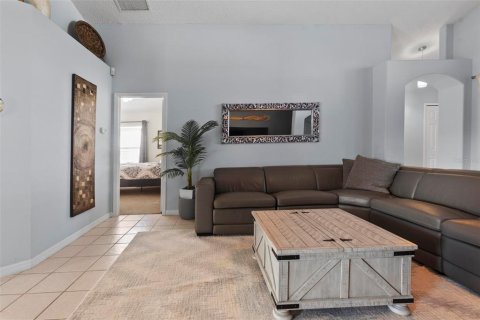 House in Kissimmee, Florida 4 bedrooms, 166.39 sq.m. № 1628928 - photo 4