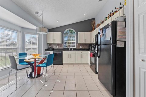 House in Kissimmee, Florida 4 bedrooms, 166.39 sq.m. № 1628928 - photo 9