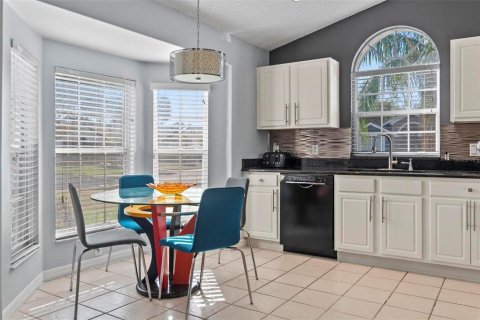 House in Kissimmee, Florida 4 bedrooms, 166.39 sq.m. № 1628928 - photo 6