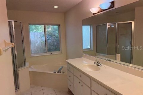 House in Ocala, Florida 4 bedrooms, 201.51 sq.m. № 2239221 - photo 10