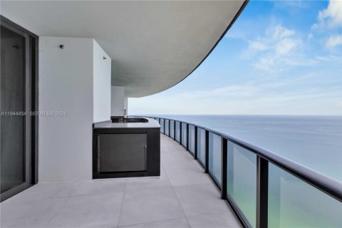 Condo in Sunny Isles Beach, Florida, 4 bedrooms № 2088805 - photo 17